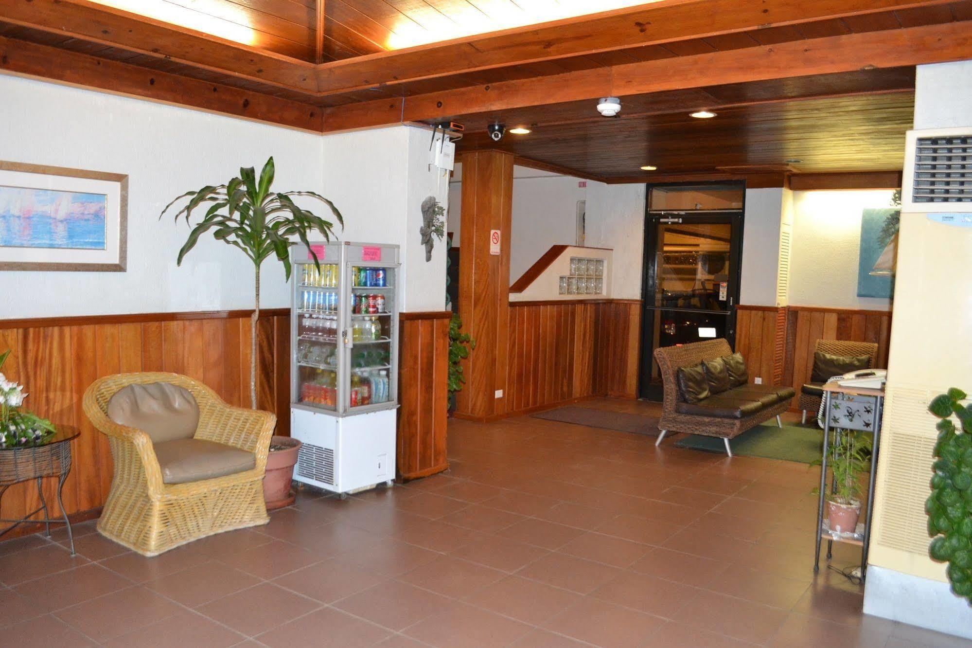 West Plaza By The Sea Hotel Корор Екстериор снимка